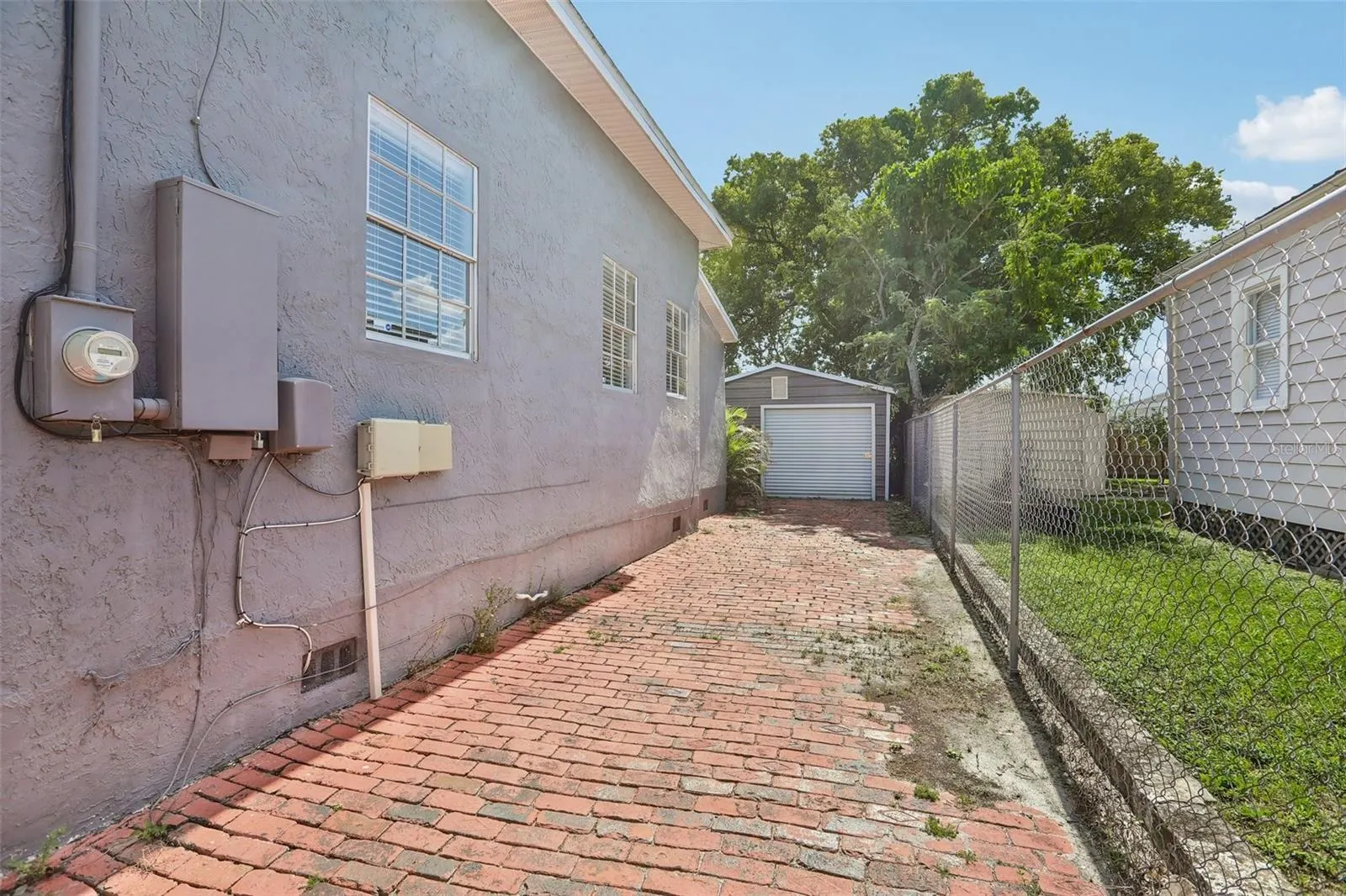 2318 W CORDELIA ST