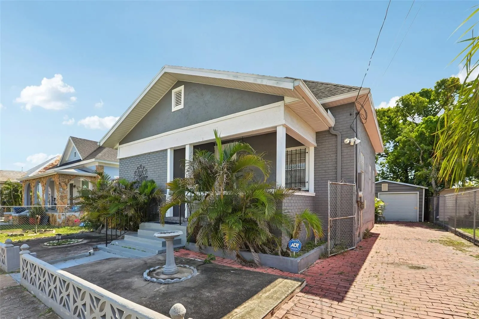 2318 W CORDELIA ST