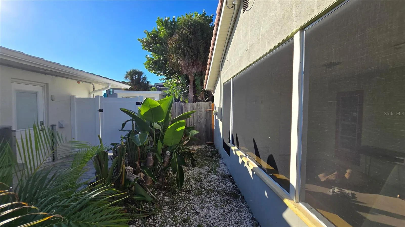 3529 BELLE VISTA DR E