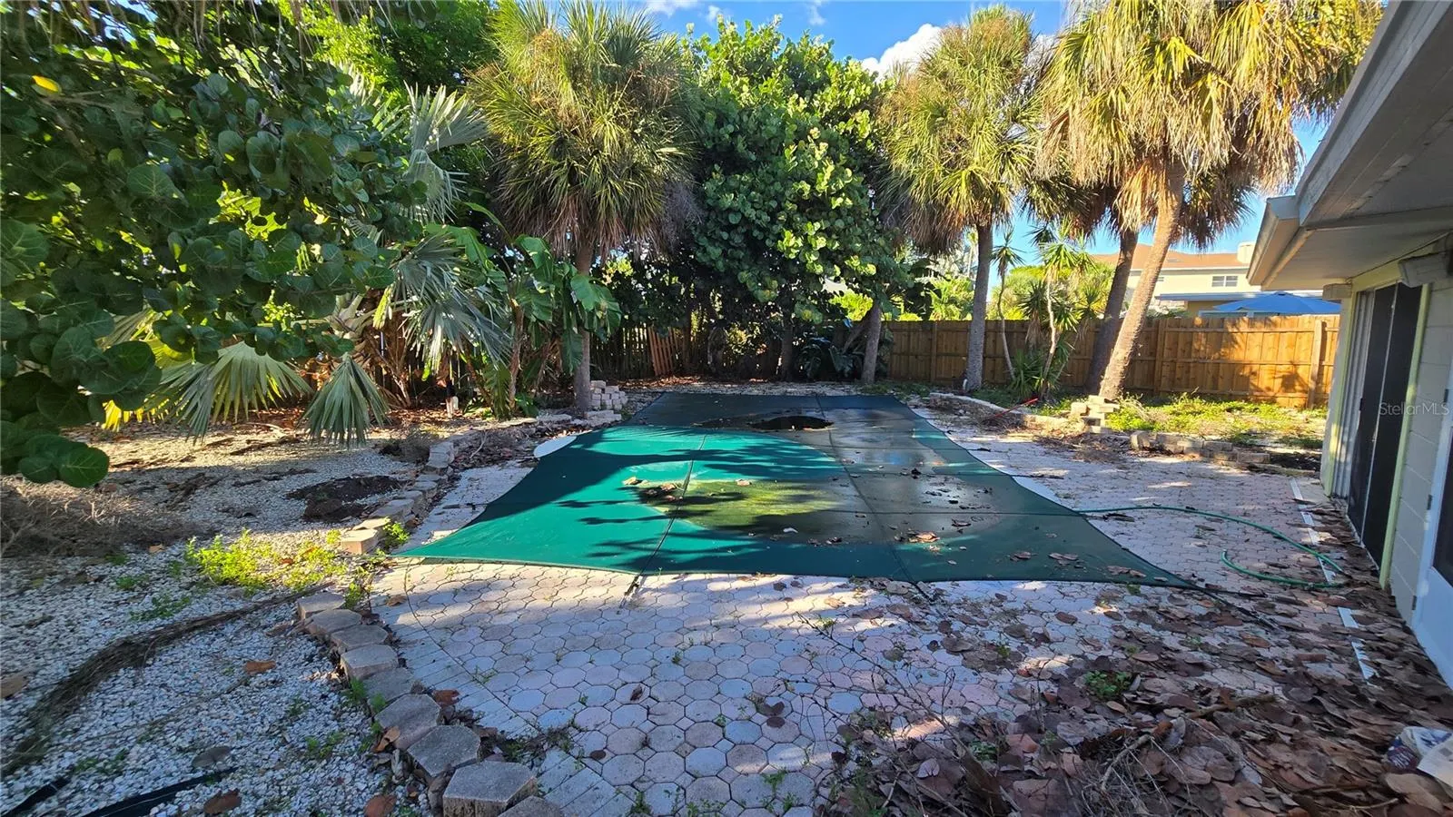 3529 BELLE VISTA DR E