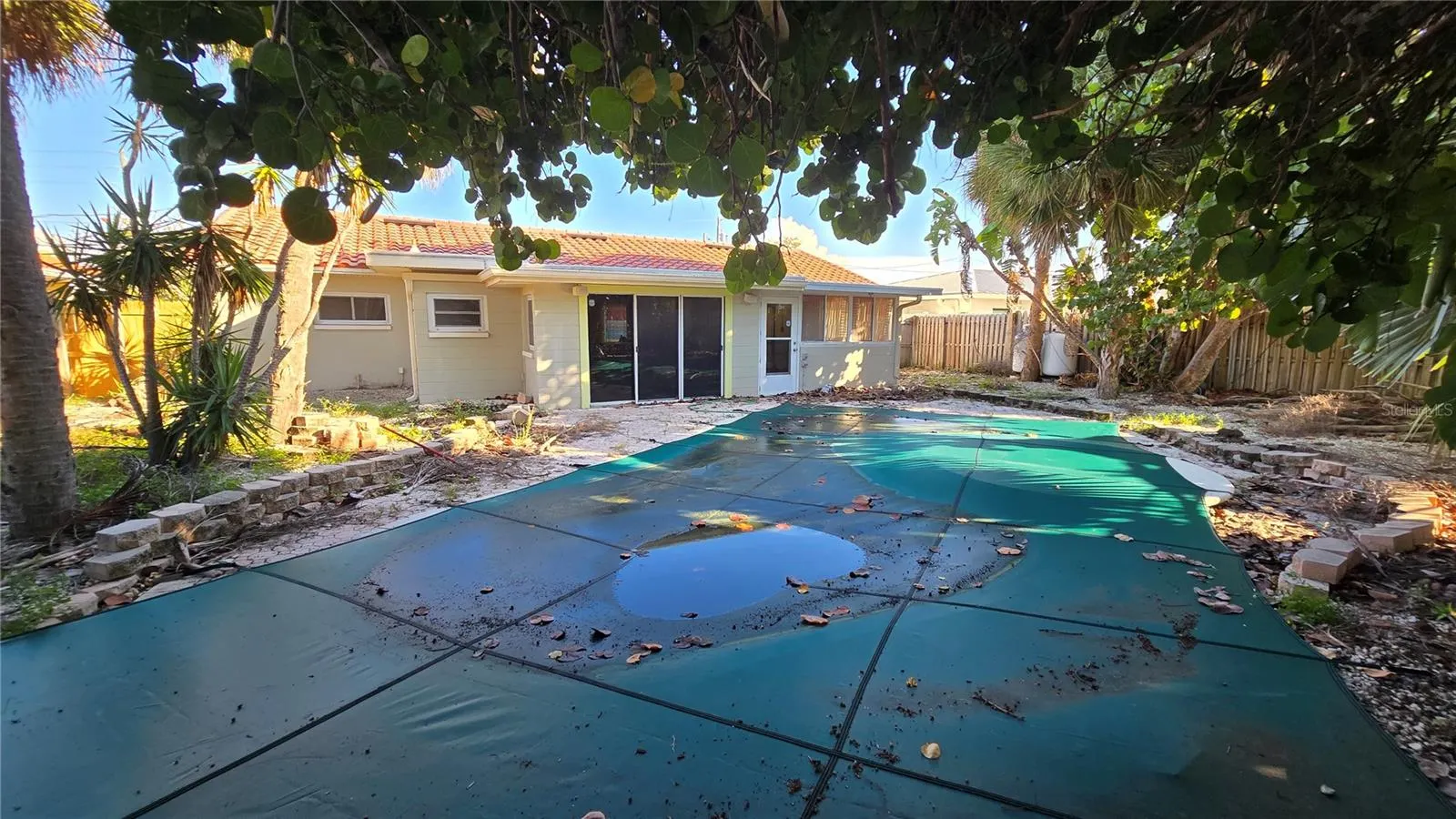 3529 BELLE VISTA DR E