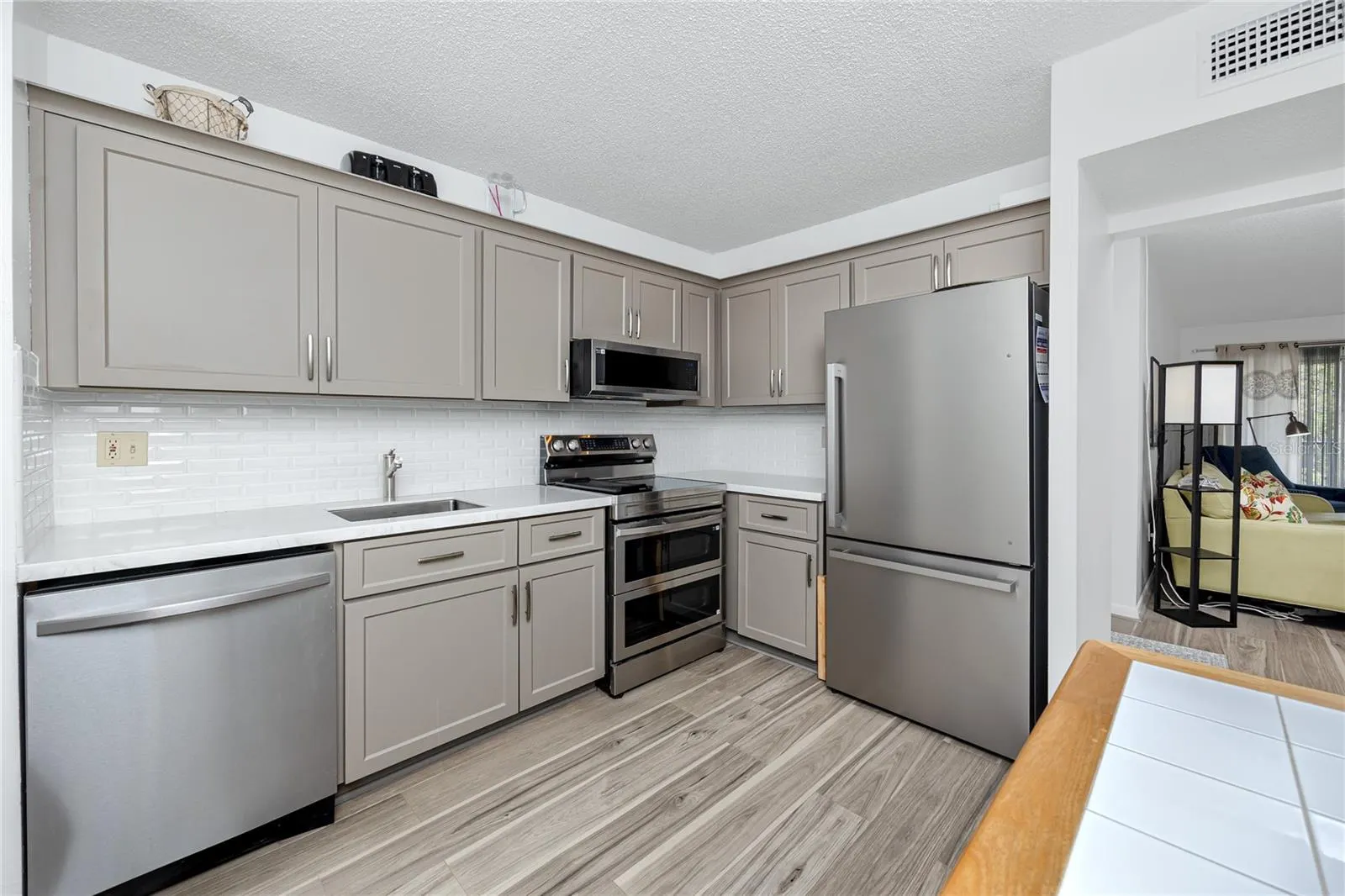 2207 BELLEAIR RD #B30 #B30