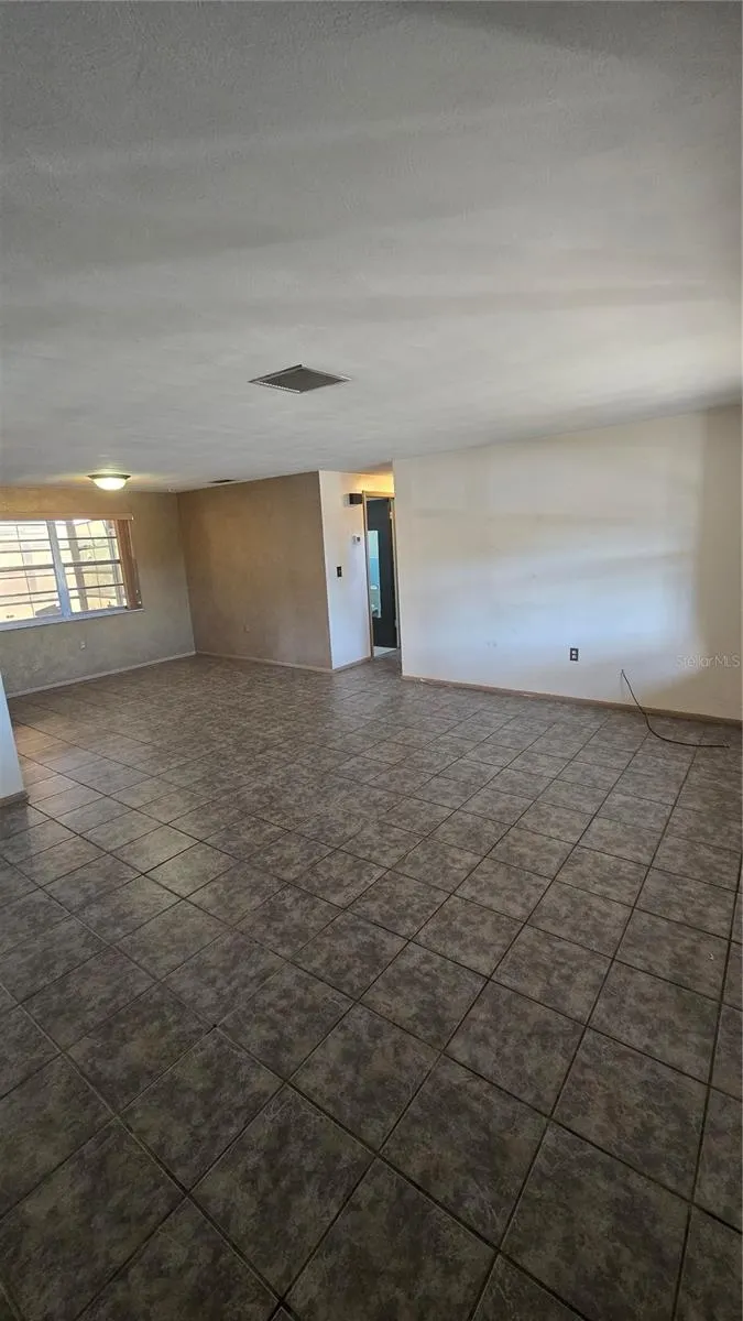 6123 MOOG RD