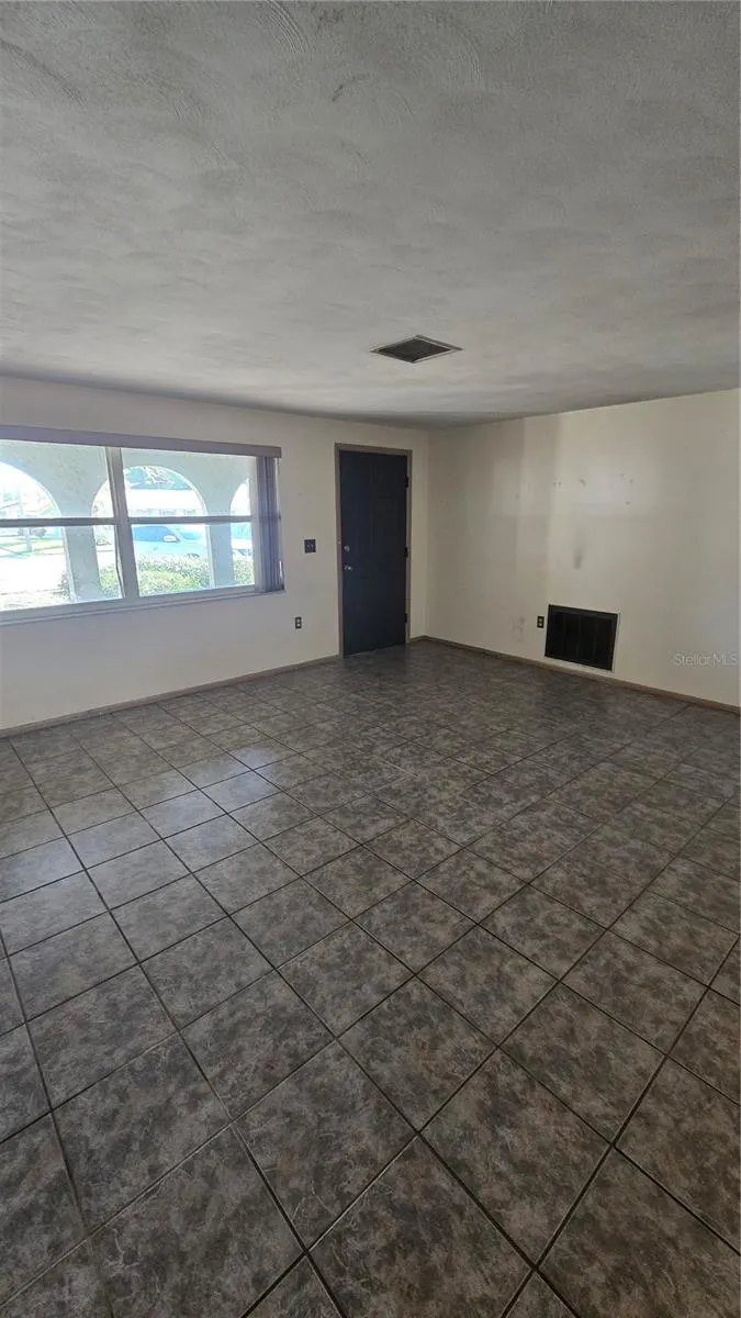 6123 MOOG RD
