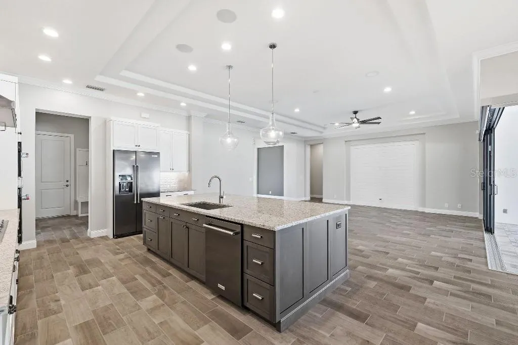4462 EMERALD PALMS LN