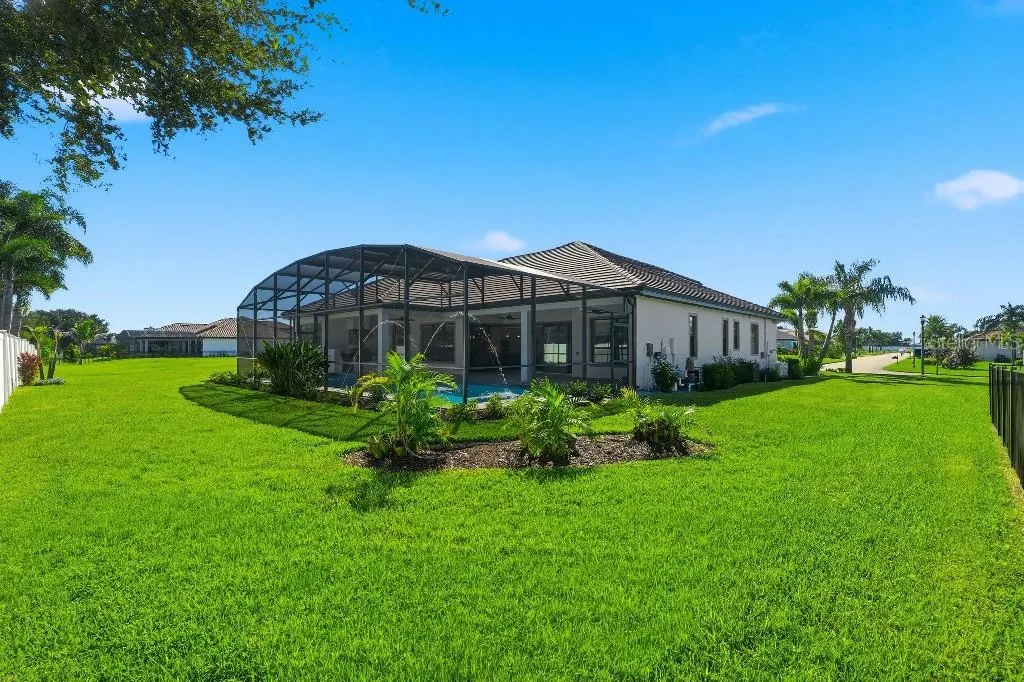 4462 EMERALD PALMS LN