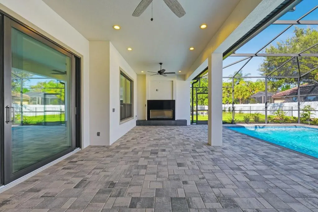 4462 EMERALD PALMS LN