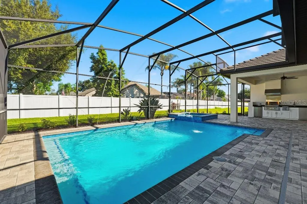 4462 EMERALD PALMS LN