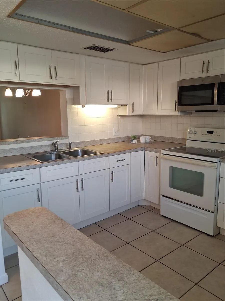 831 MAPLE CT #103 #103