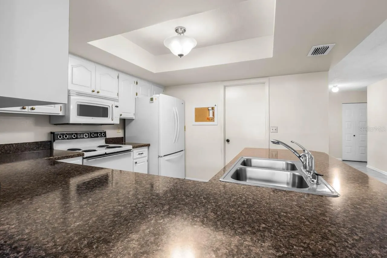 2109 HARLESTON PL