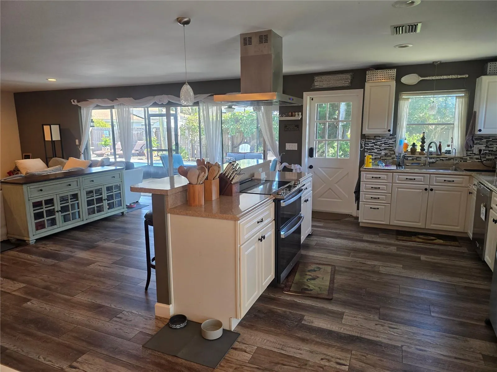 1117 WEBB DR
