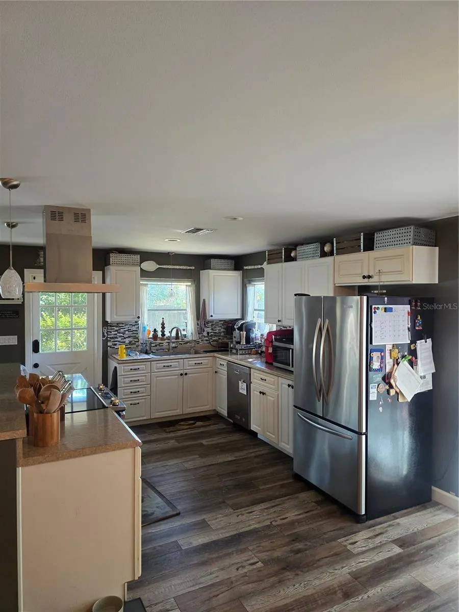 1117 WEBB DR