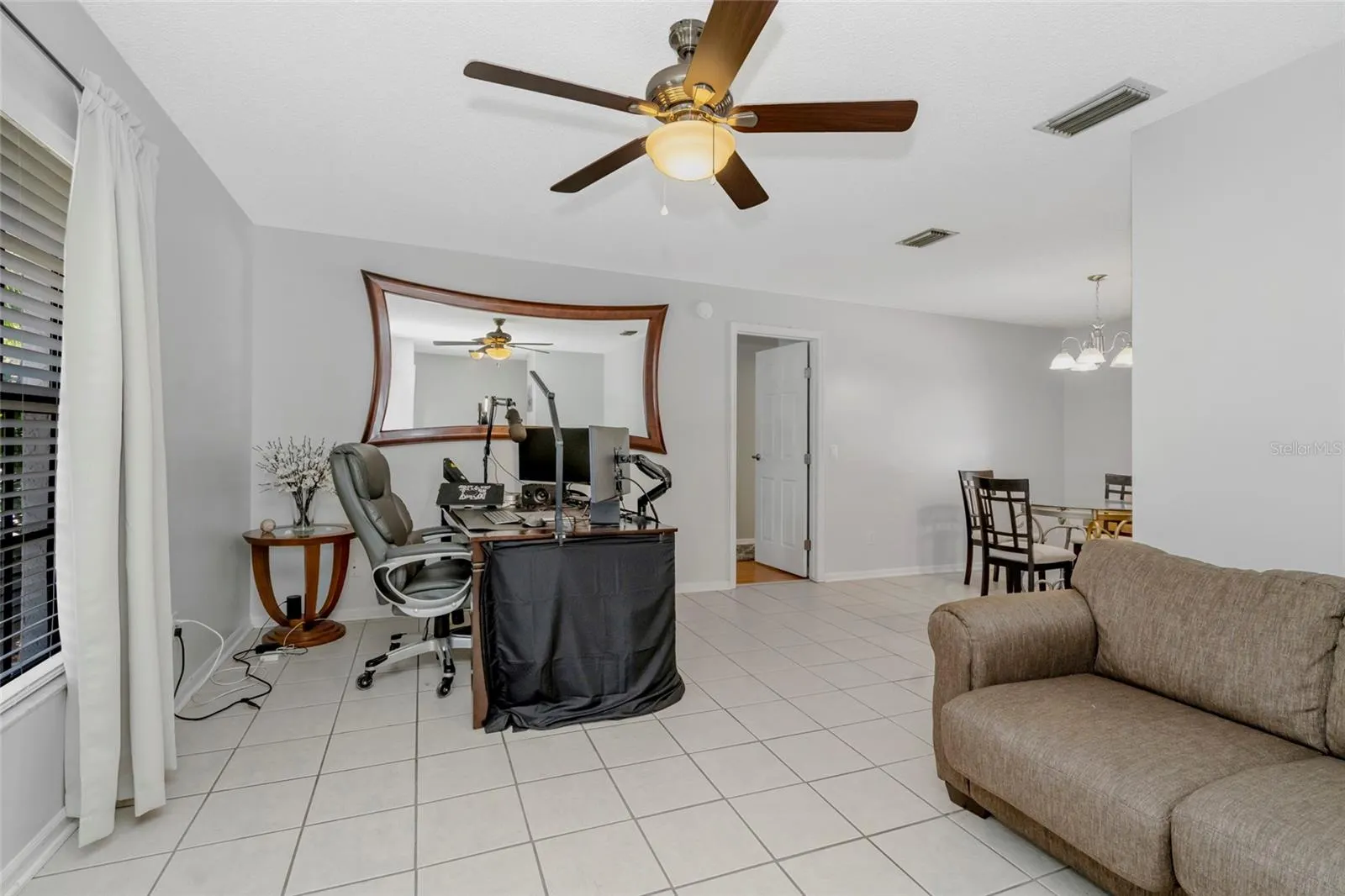 1908 LANDSIDE DR