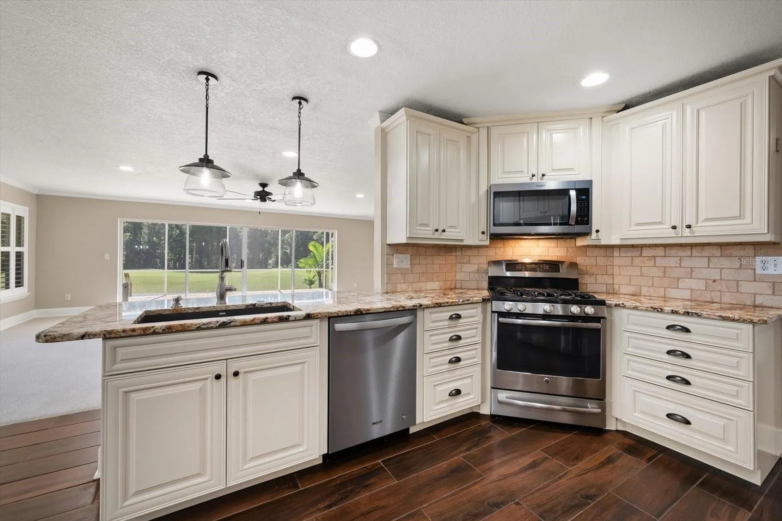 15872 SANCTUARY DR
