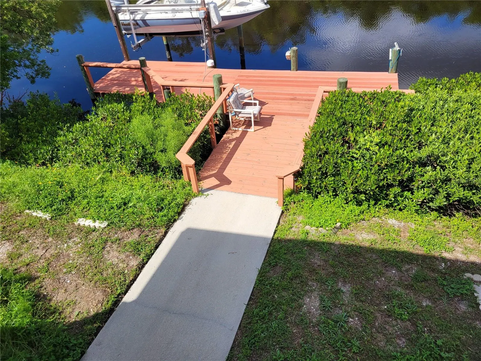 3301 W SHELL POINT RD
