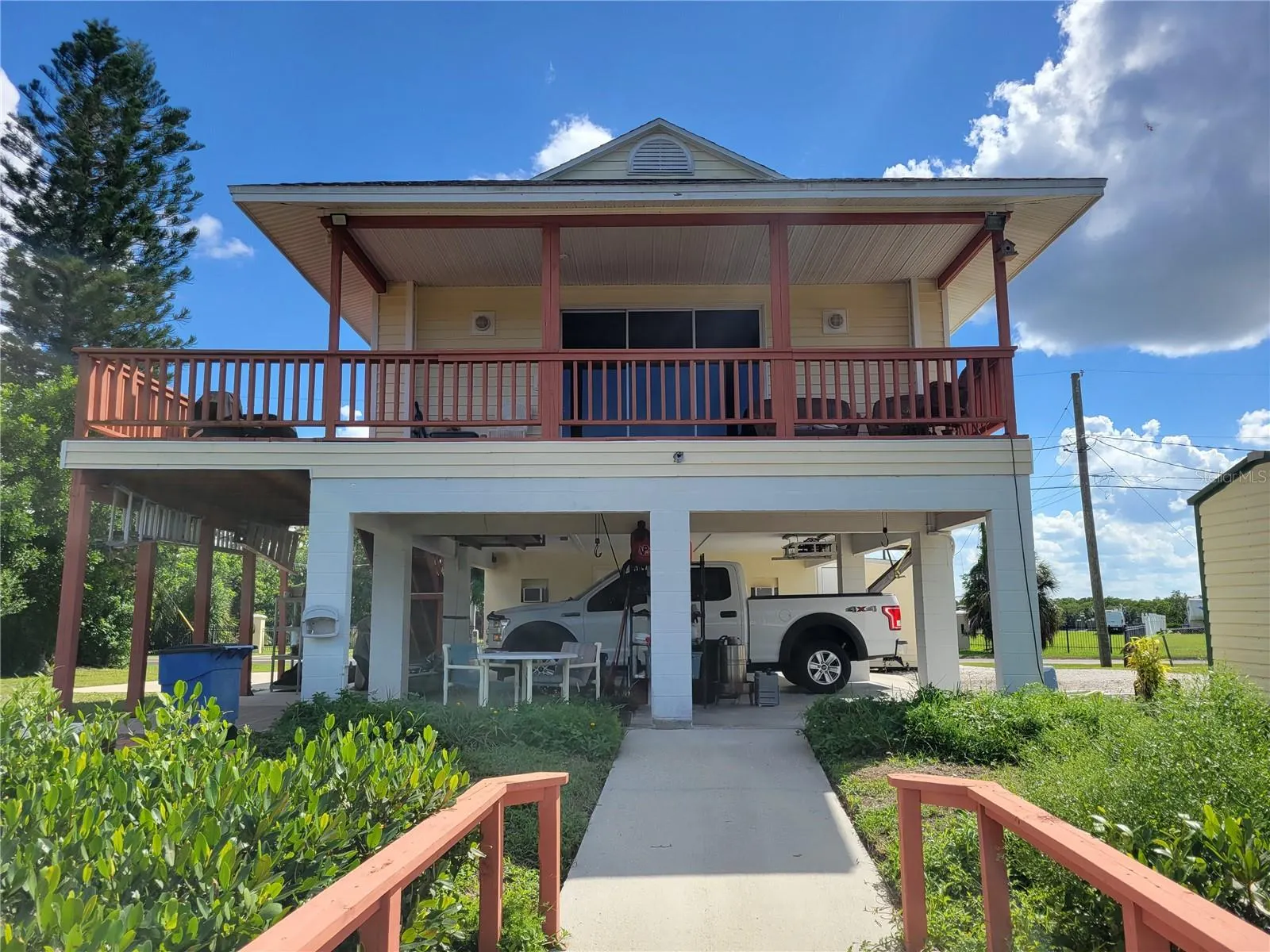 3301 W SHELL POINT RD