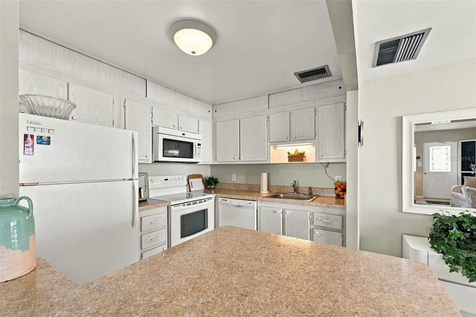 2202 CLUBHOUSE DR #179 #179
