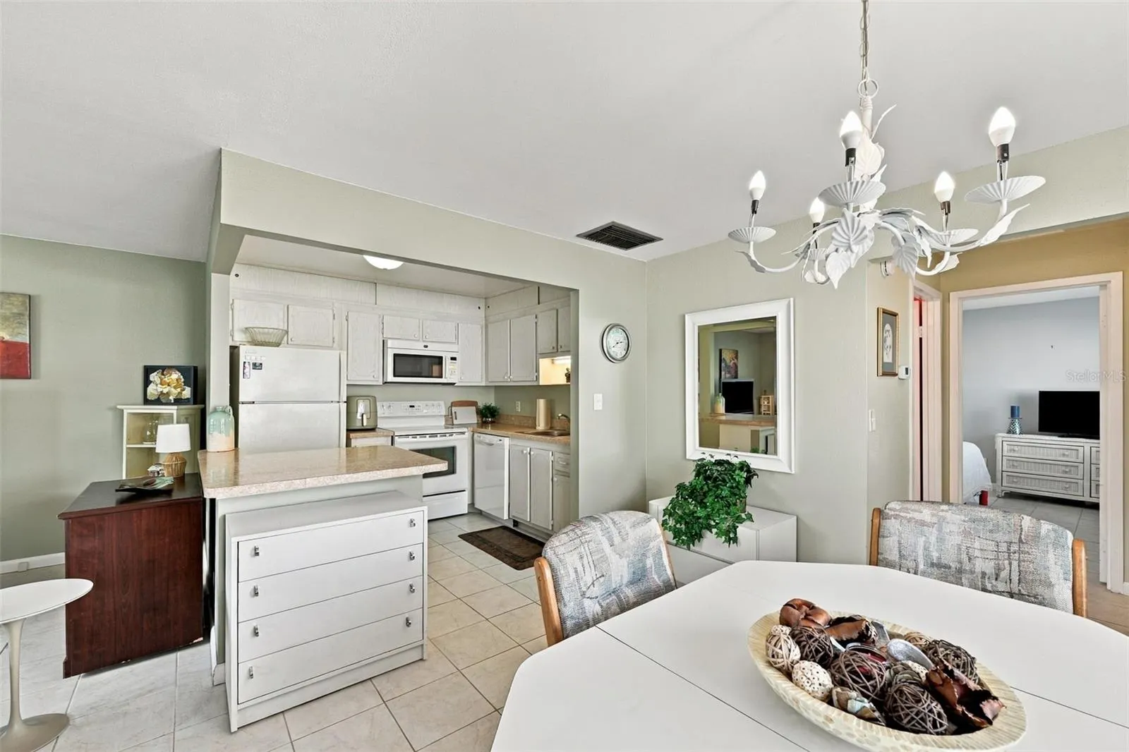 2202 CLUBHOUSE DR #179 #179