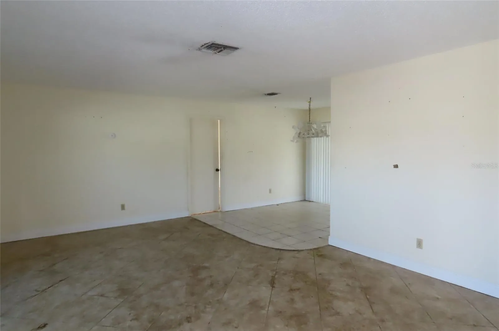 910 EL RANCHO DR