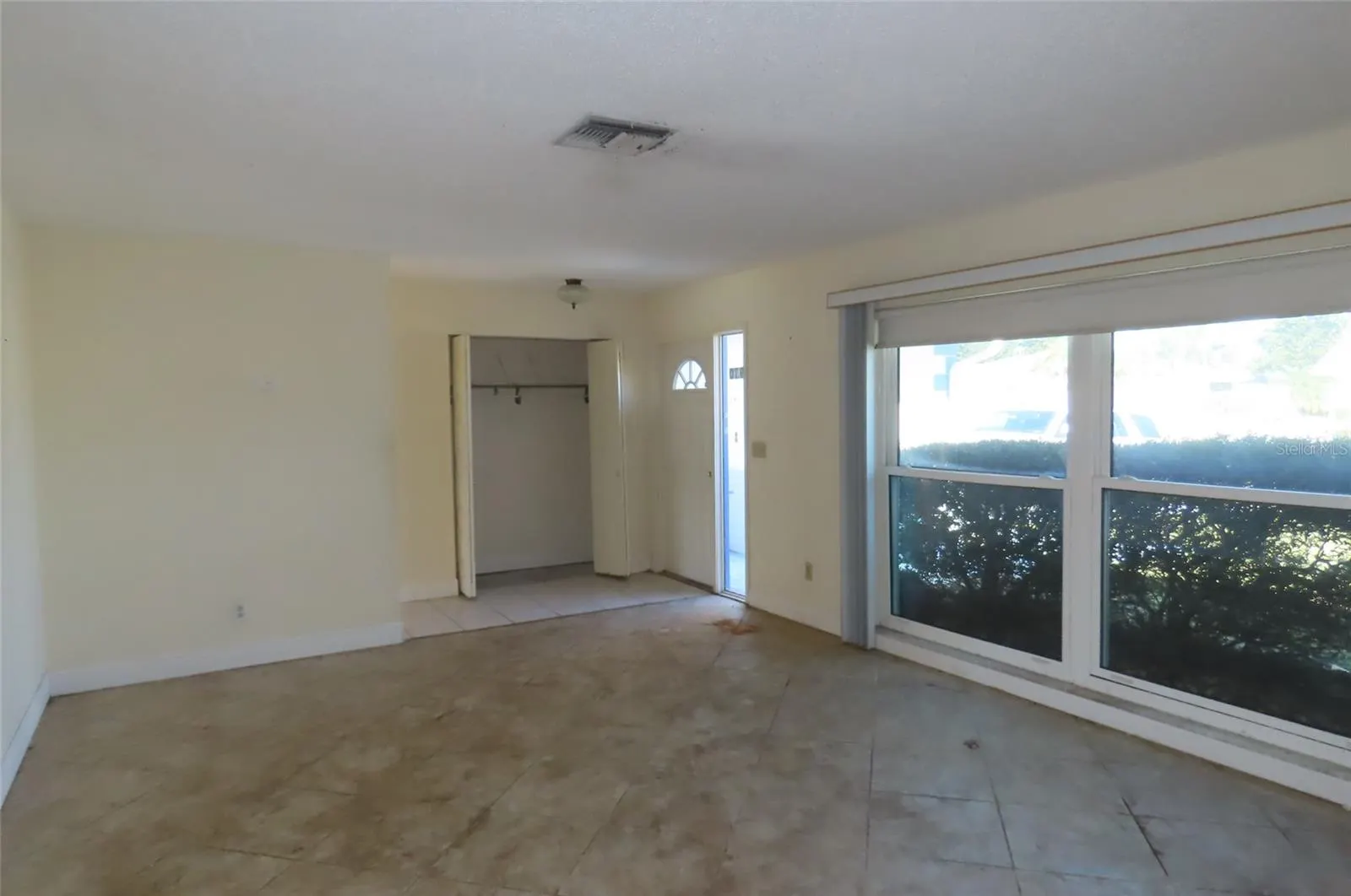 910 EL RANCHO DR