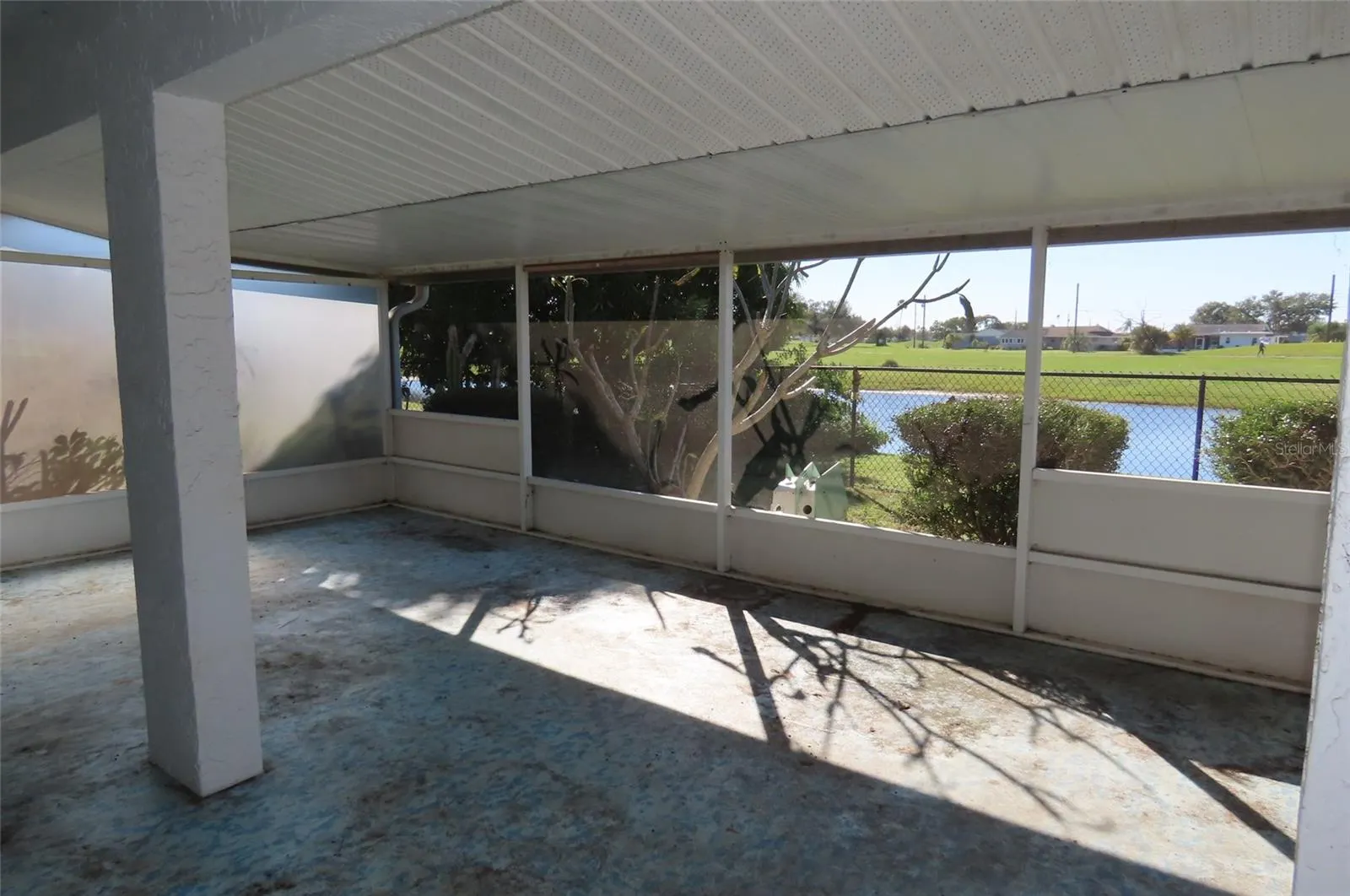 910 EL RANCHO DR