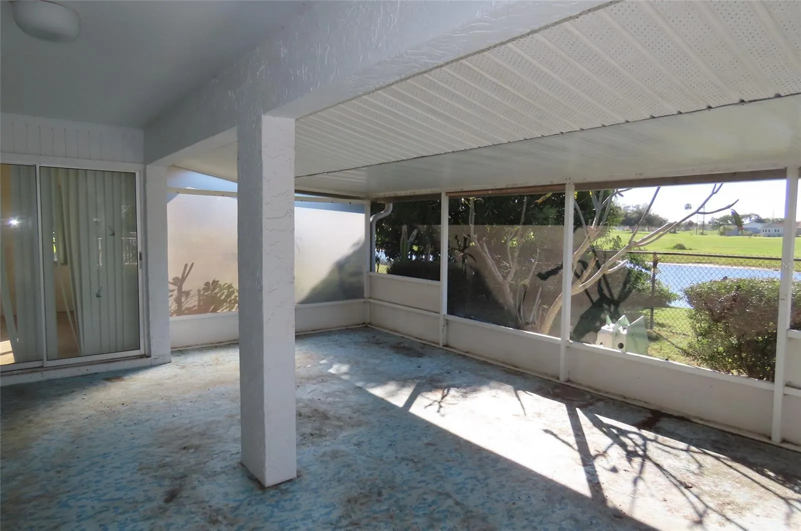 910 EL RANCHO DR
