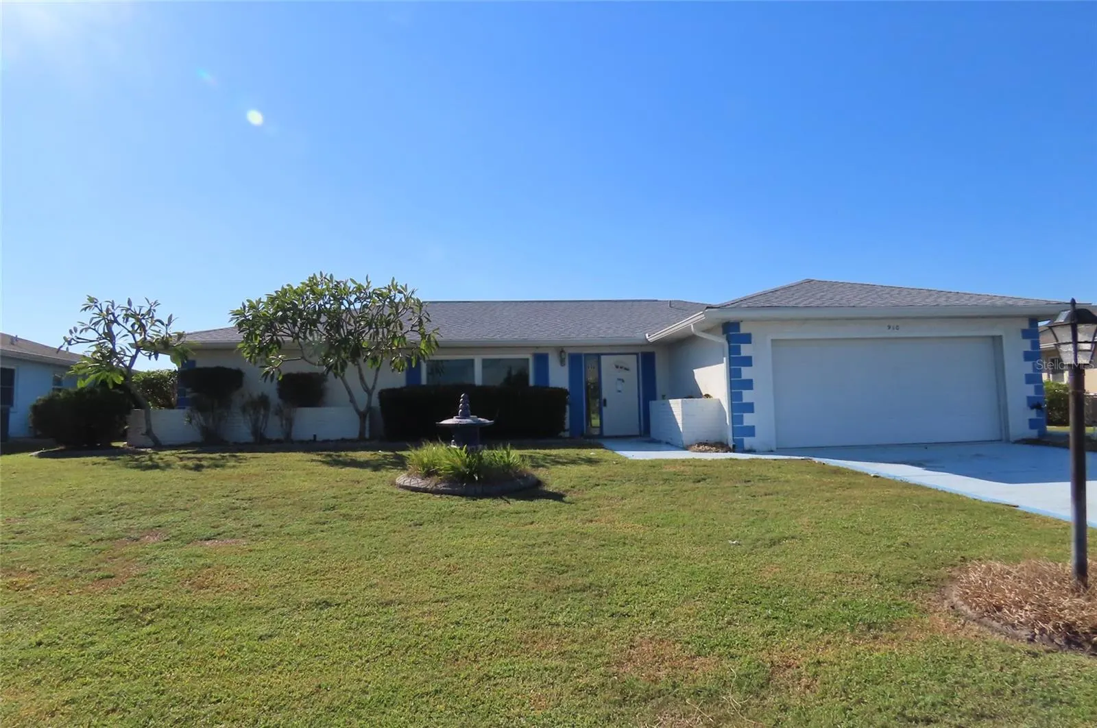 910 EL RANCHO DR