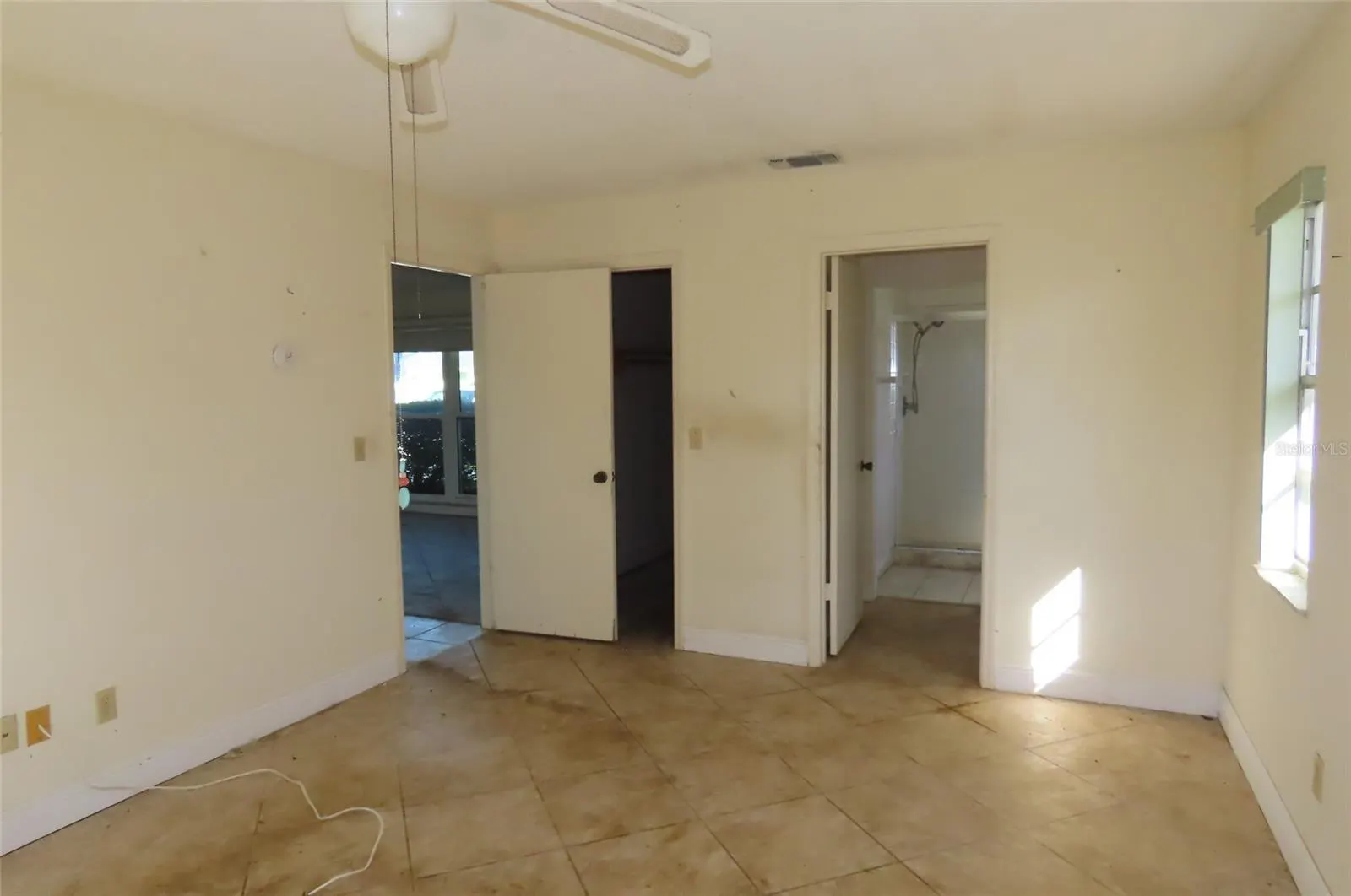 910 EL RANCHO DR