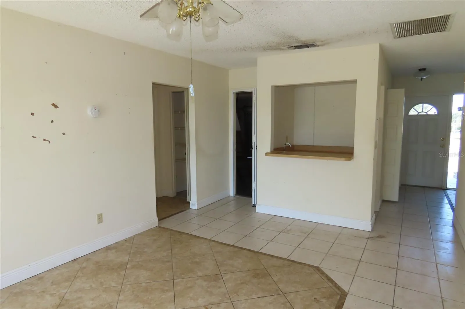 910 EL RANCHO DR