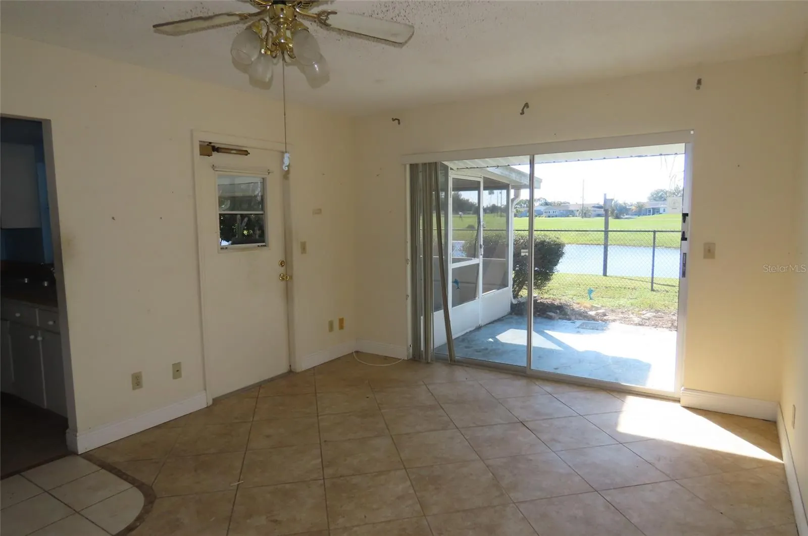 910 EL RANCHO DR