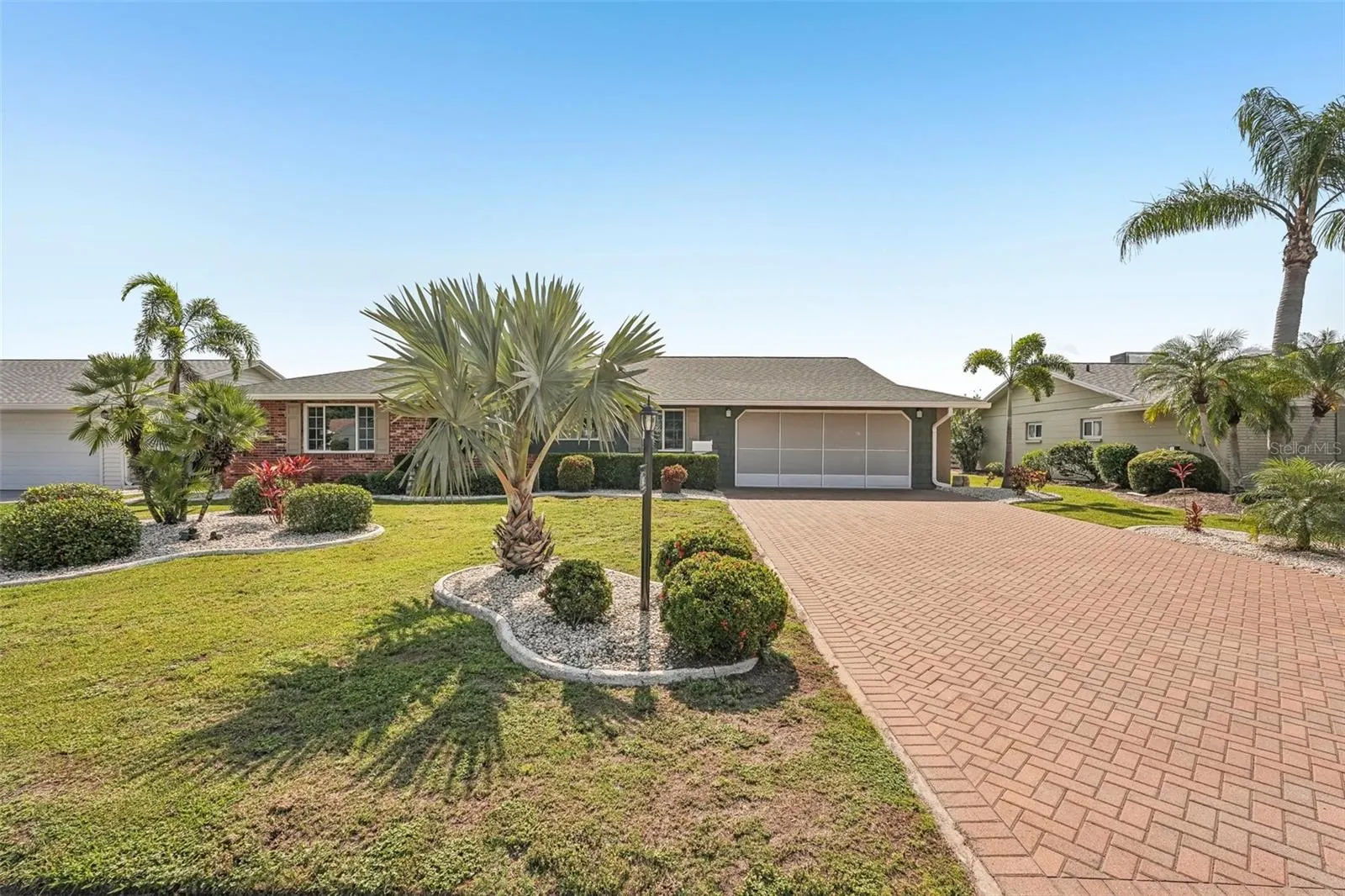 1405 W DEL WEBB BLVD