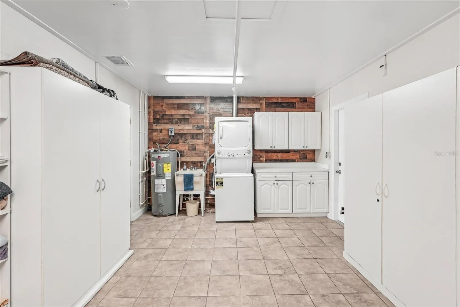 1405 W DEL WEBB BLVD