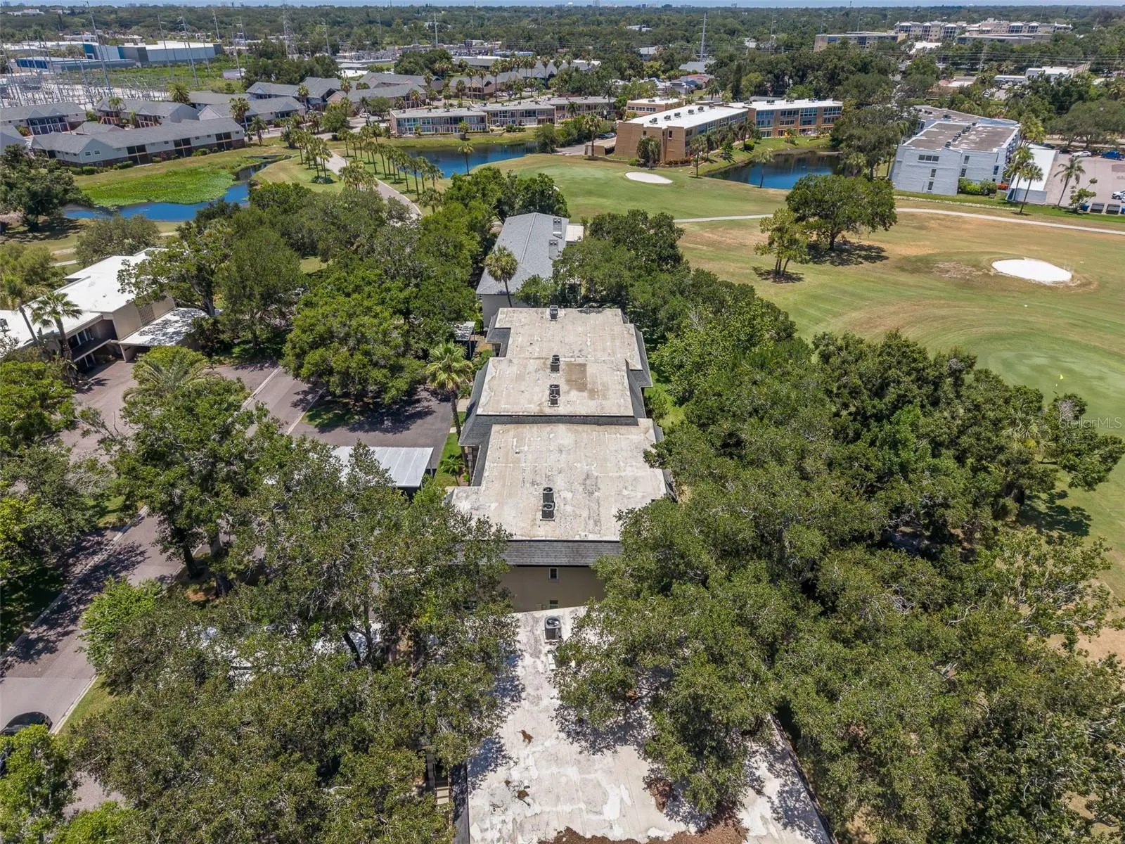 73 COUNTRY CLUB DR