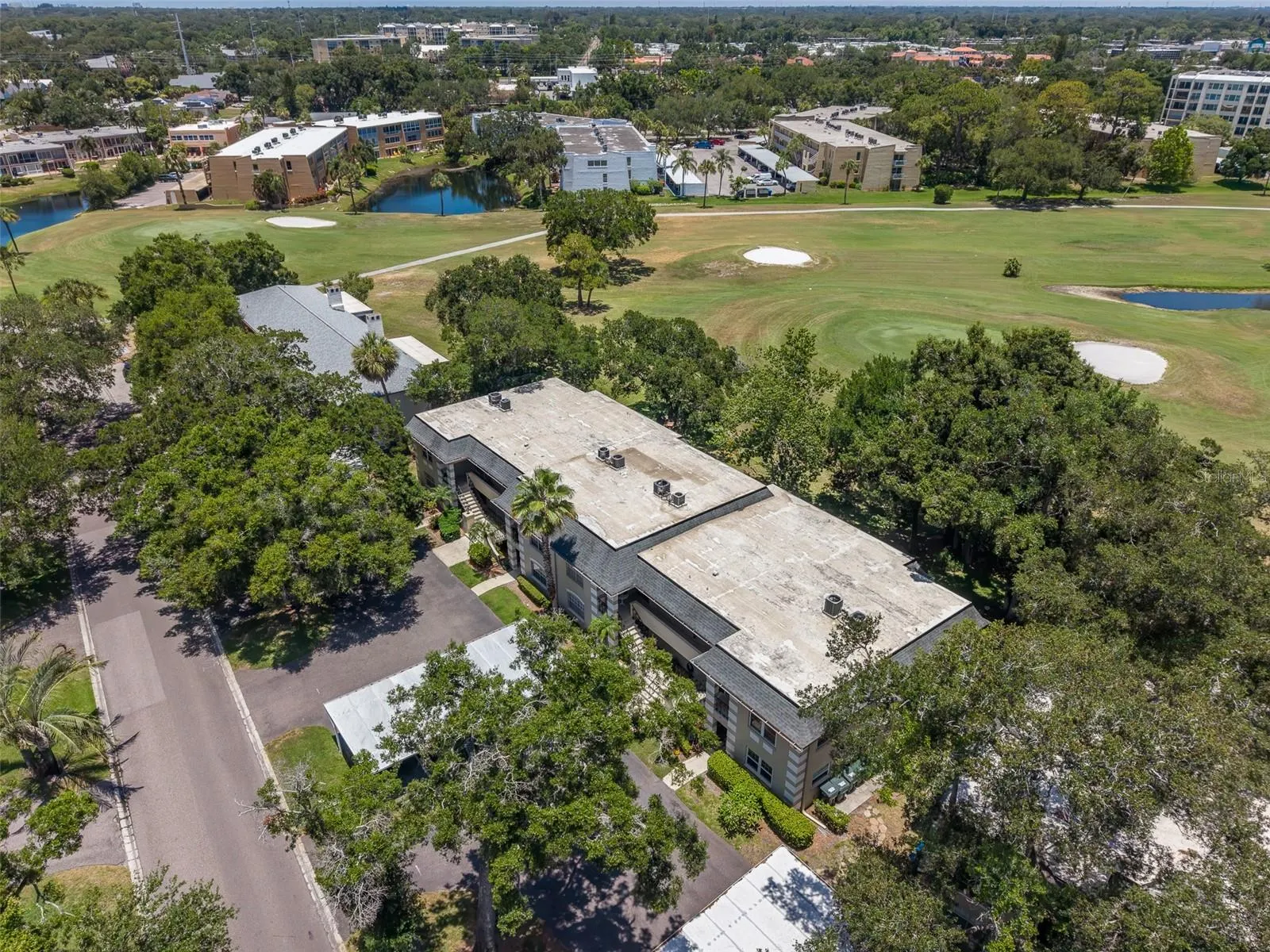 73 COUNTRY CLUB DR