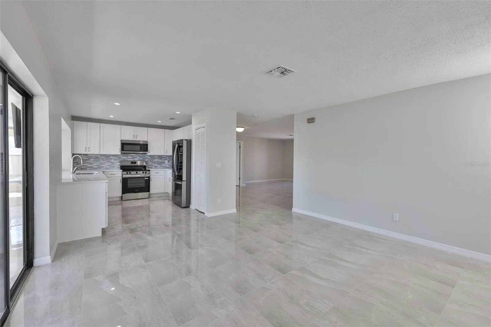 6523 KING PALM WAY