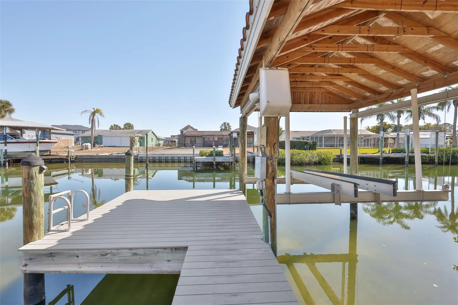 6523 KING PALM WAY