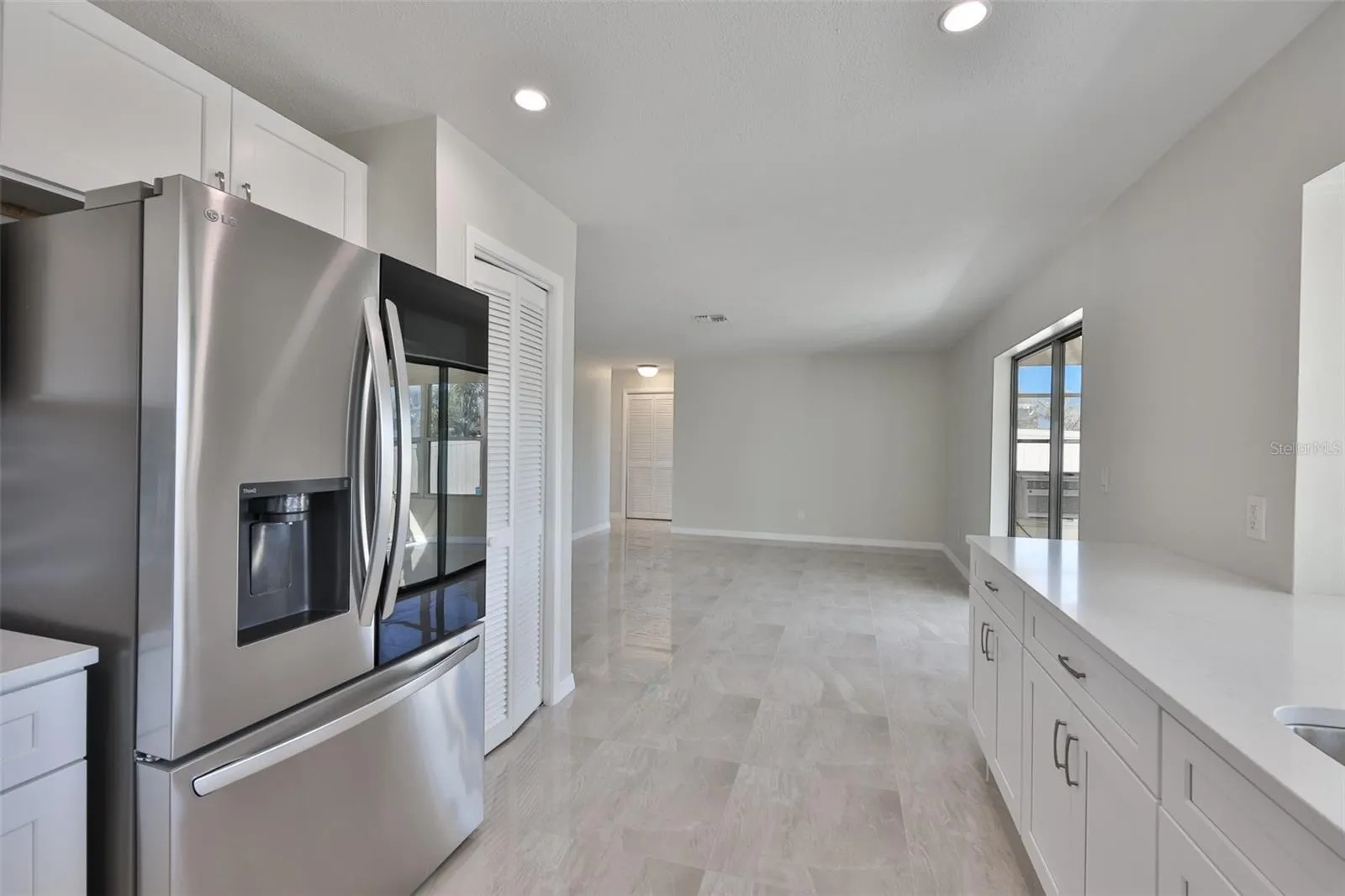 6523 KING PALM WAY