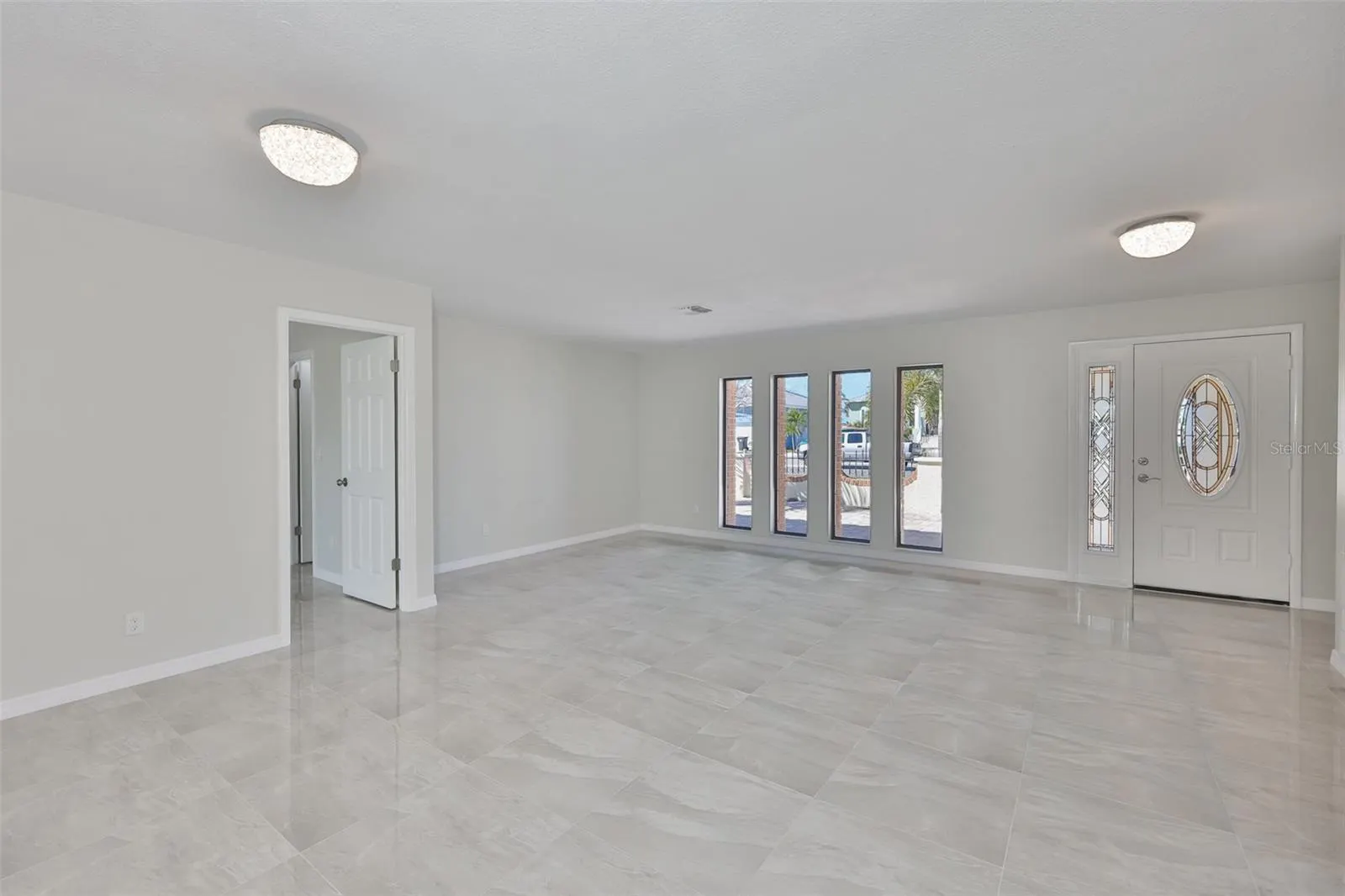 6523 KING PALM WAY