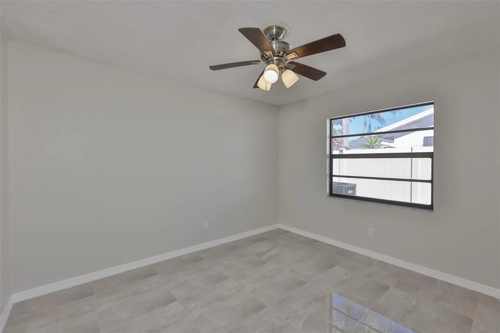 6523 KING PALM WAY