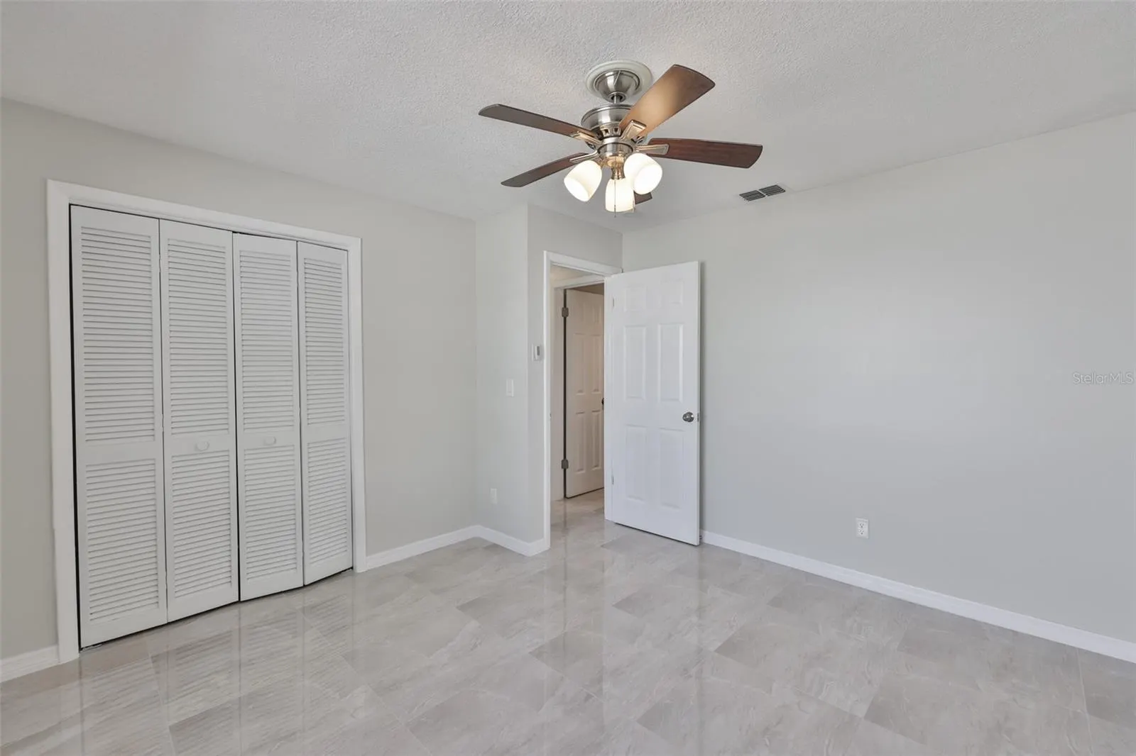 6523 KING PALM WAY