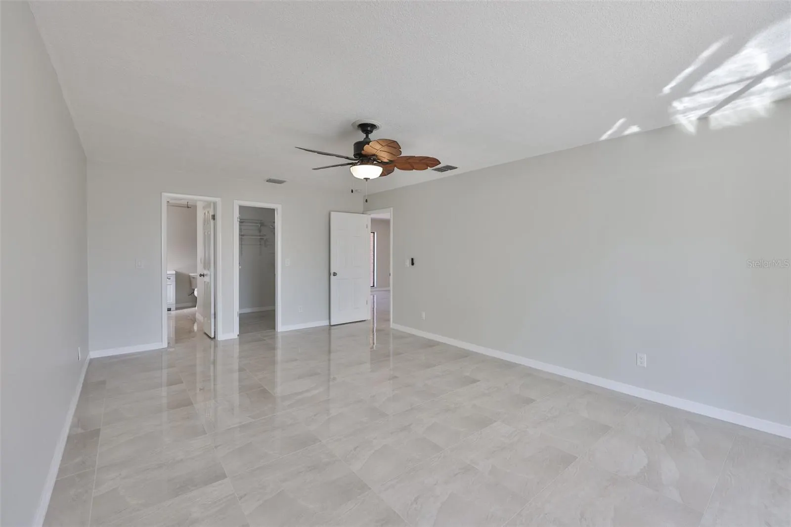 6523 KING PALM WAY