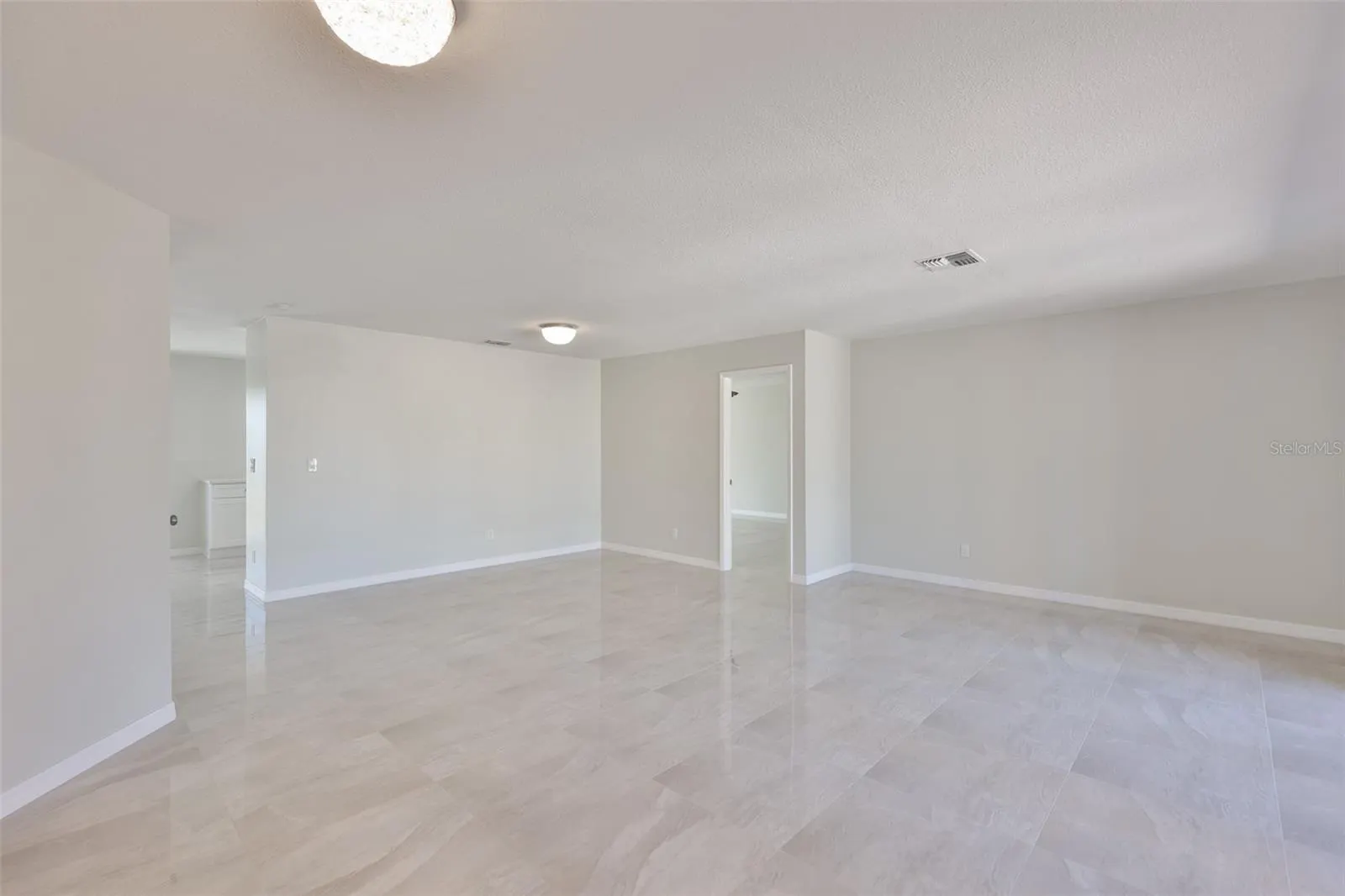 6523 KING PALM WAY