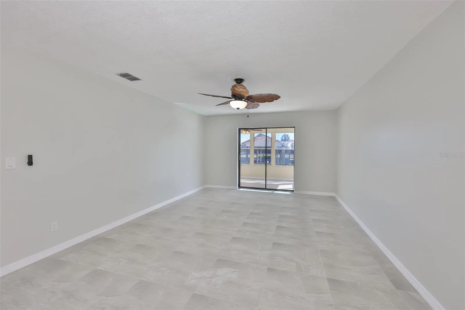 6523 KING PALM WAY