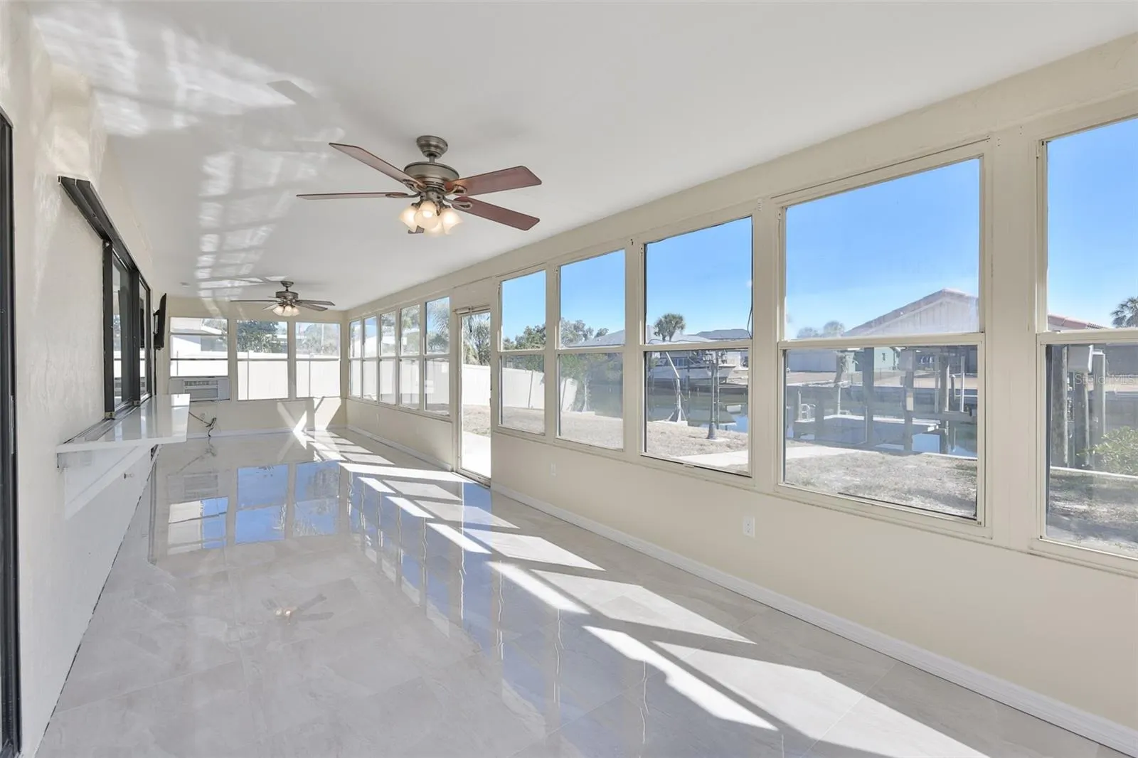 6523 KING PALM WAY