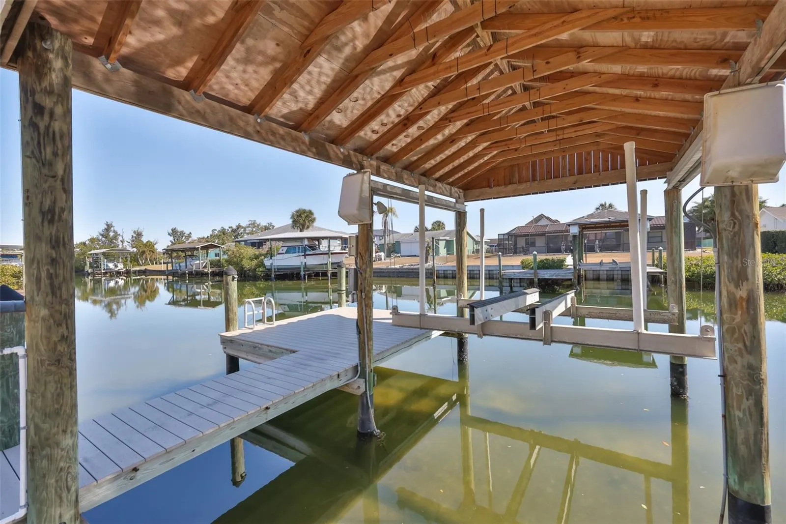 6523 KING PALM WAY