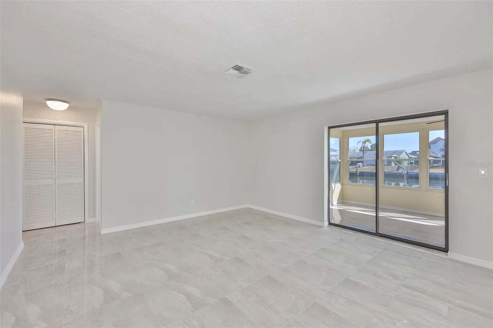 6523 KING PALM WAY