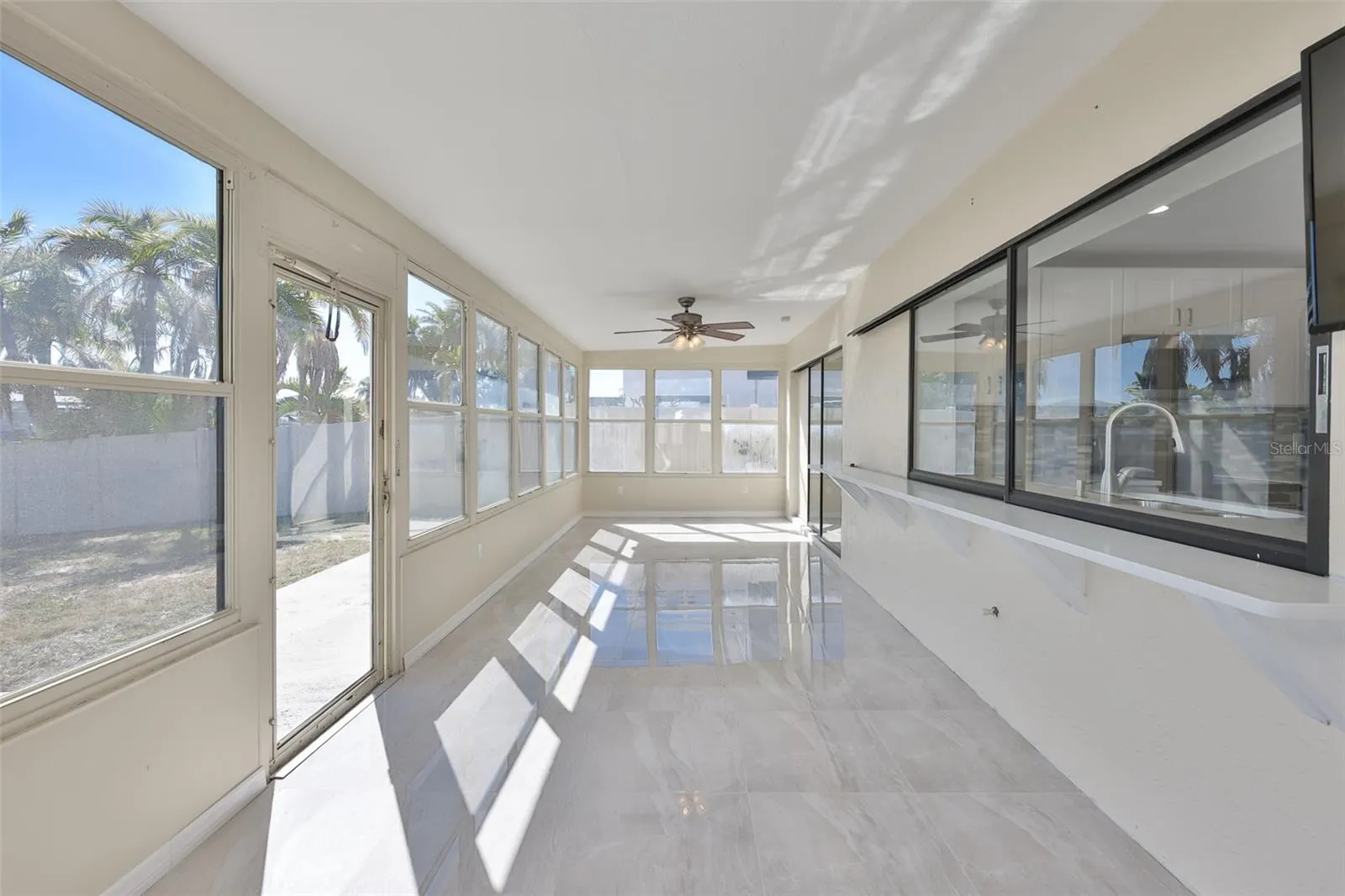 6523 KING PALM WAY