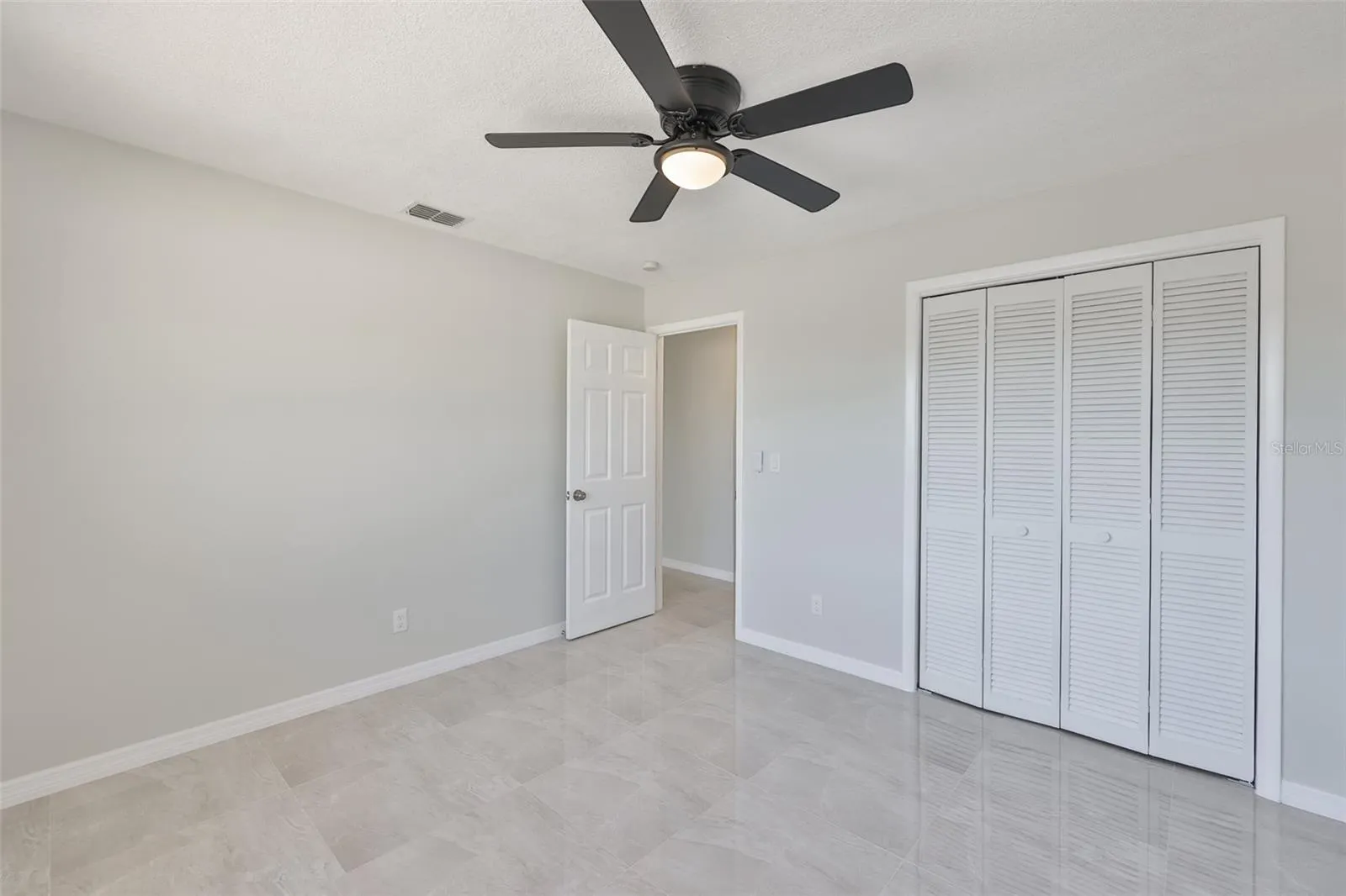 6523 KING PALM WAY