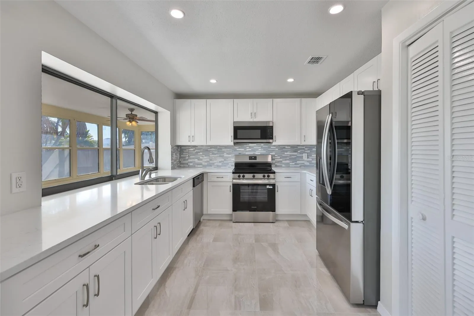 6523 KING PALM WAY