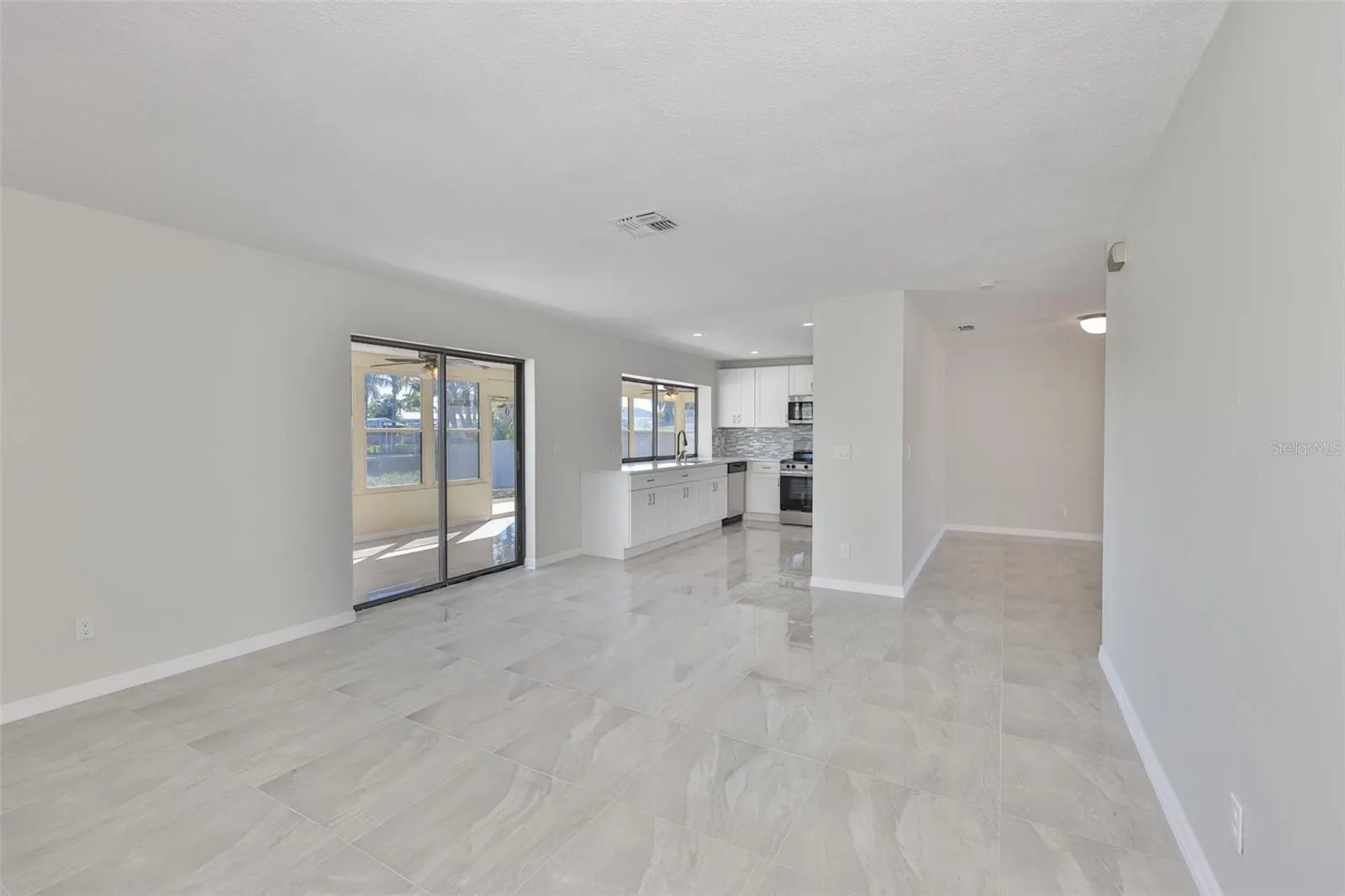6523 KING PALM WAY